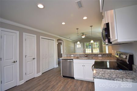 New construction Single-Family house 1479 SW Blvd, Newton, NC 28658 null- photo 8 8