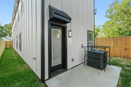 New construction Single-Family house 2406 Scott St, Dallas, TX 75215 - image