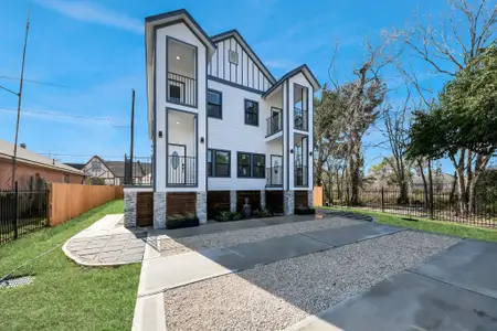New construction Townhouse house 5226 Ricky St, Houston, TX 77033 - image