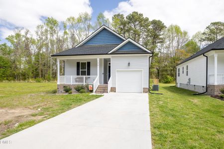 New construction Single-Family house 310 E Yukon St, Kenly, NC 27542 - image