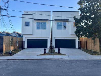 New construction Single-Family house 202 E 33Rd St, Houston, TX 77018 - photo 0