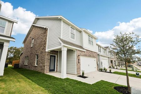 New construction Townhouse house 924 Penrose Dr, Cedar Hill, TX 75104 - image