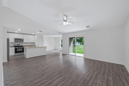 New construction Single-Family house 202 Sw Ridgecrest Dr, Port Saint Lucie, FL 34953 null- photo 5 5