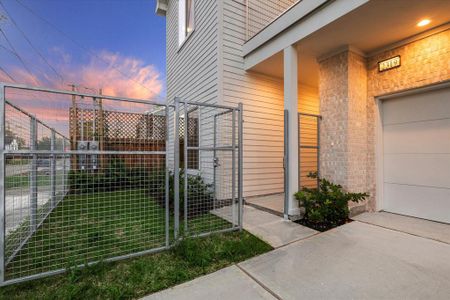 New construction Single-Family house 2319 Harlem Street, Houston, TX 77020 - photo 3 3