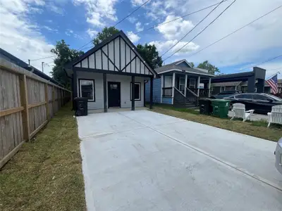 New construction Single-Family house 7921 Virgil St, Houston, TX 77088 - image