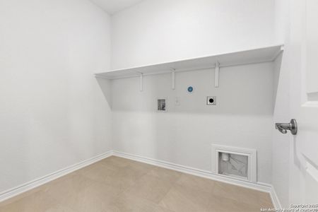 New construction Single-Family house 405 Panther Wy, Seguin, TX 78155 null- photo 13 13