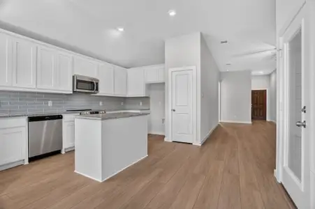 New construction Single-Family house 423 Rose Ave, Cleburne, TX 76033 plan Cambria I - image 6