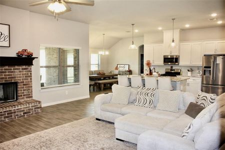 New construction Single-Family house 640 Mooney Dr, Saginaw, TX 76179 - image 7