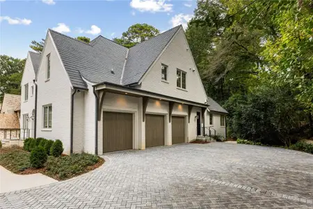 New construction Single-Family house 1347 W Wesley Rd Nw, Atlanta, GA 30327 - image