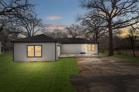 New construction Single-Family house 153 Avondale Ave, Azle, TX 76020 - image