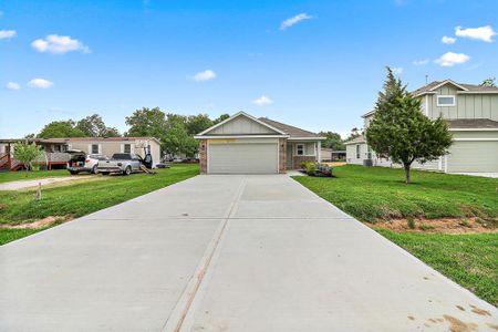 New construction Single-Family house 1254 Point Look Out, Dayton, TX 77535 - photo 0