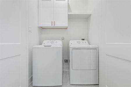 New construction Single-Family house 8918 Sunshine Laverne Ln, Houston, TX 77080 - image 16