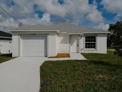 New construction Single-Family house 1138 Ave E, Haines City, FL 33844 null- photo 0