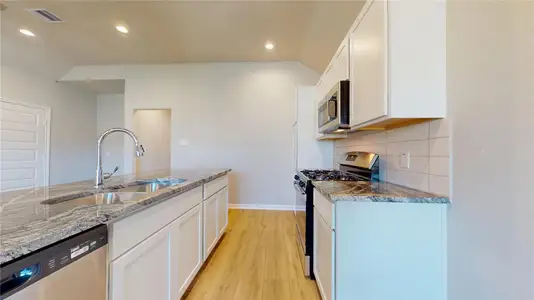 New construction Single-Family house 11809 E Gate Dr, Willis, TX 77378 plan Cambria - image 11