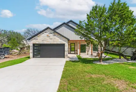 New construction Single-Family house 418 Bedford Dr, Spicewood, TX 78669 - image
