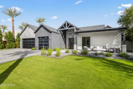 New construction Single-Family house 4702 E Calle Tuberia Dr, Phoenix, AZ 85018 - image