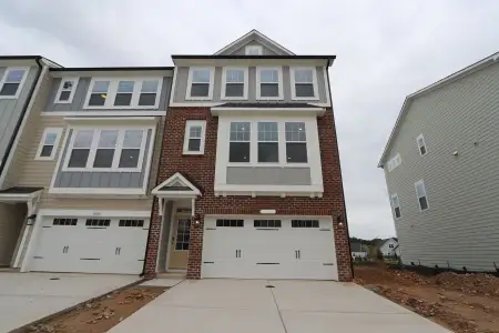 New construction Townhouse house 10024 Secluded Garden Dr, Apex, NC 27523 plan Kensington - image