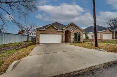 New construction Single-Family house 716 N Church St, Ferris, TX 75125 null- photo 1 1