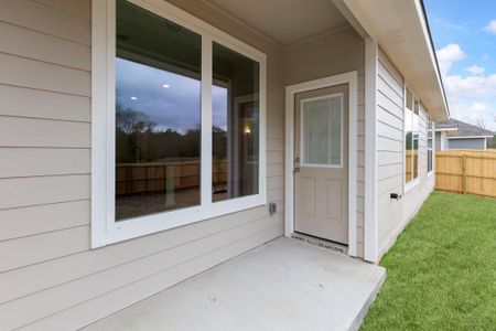 New construction Single-Family house 604 Rockbridge Dr, Huntsville, TX 77340 - image 3