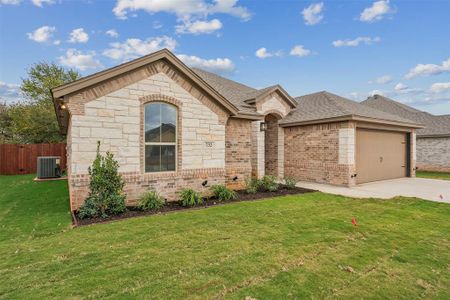 New construction Single-Family house 732 Jameson, Springtown, TX 76082 - photo 1 1