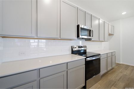 New construction Single-Family house 925 Gray Cloud Dr, New Braunfels, TX 78130 plan Pedernales - image 9