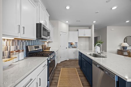 New construction Single-Family house 133 Barn Door Dr, Lillington, NC 27546 plan The Redbud - image 8