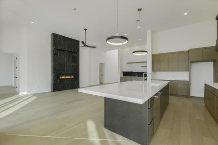 New construction Single-Family house 105 Via Roma Ct, Horseshoe Bay, TX 78657 - image 14