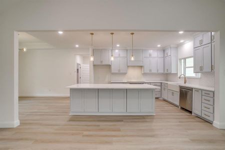 New construction Single-Family house 6705 Westover Dr, Granbury, TX 76049 - image 4
