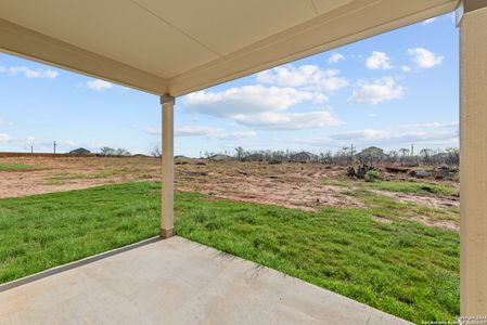 New construction Single-Family house 113 Pendleton Cv, Floresville, TX 78114 Kingsley- photo 29 29