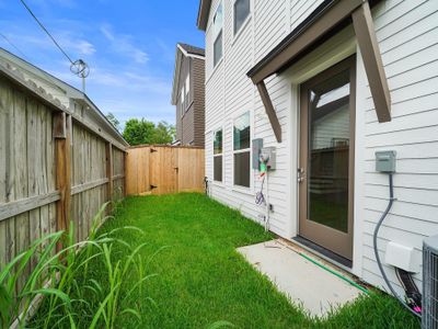 New construction Single-Family house 7508 Carver Rd, Houston, TX 77088 - image 20