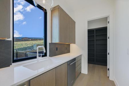 New construction Single-Family house 105 Via Roma Ct, Horseshoe Bay, TX 78657 - image 9