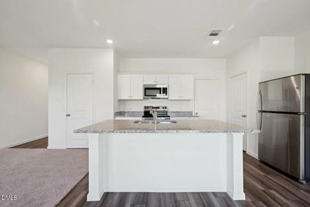 New construction Single-Family house 111 Valvanos Wy, Wilson's Mills, NC 27520 plan Voyager - image 9