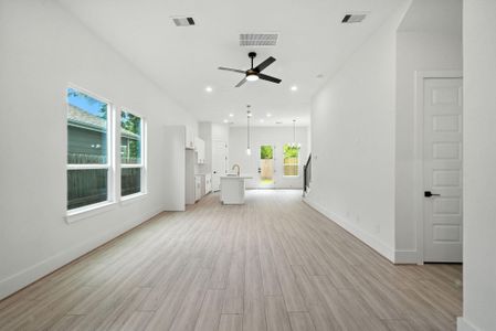 New construction Single-Family house 7131 Eastwood St, Unit A, Houston, TX 77021 - image 13