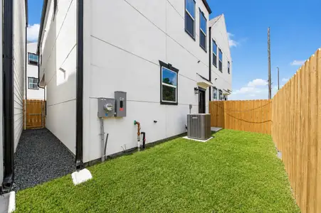 New construction Single-Family house 5518 Wheatley St, Unit C, Houston, TX 77091 - image 4