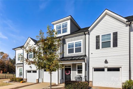 New construction Townhouse house 9722 Munsing Dr, Charlotte, NC 28269 - image