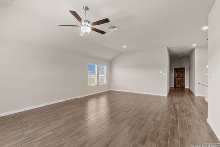 New construction Single-Family house 112 Reno Trl, Floresville, TX 78114 Kingsley- photo 11 11