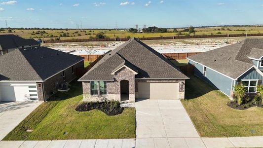 New construction Single-Family house 10840 Black Onyx Dr, Fort Worth, TX 76036 plan LARK - image