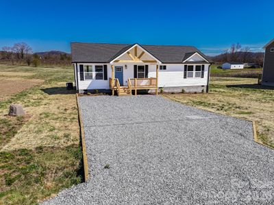New construction Single-Family house 634 Beehive Rd, Hendersonville, NC 28792 - image