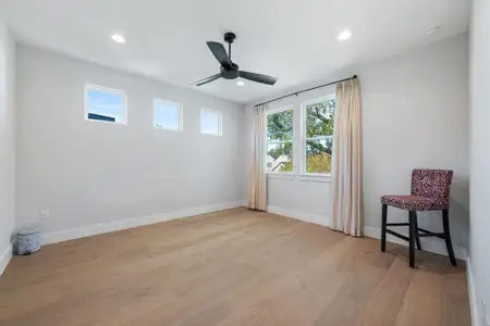 New construction Single-Family house 1505 Sylvan Glade, Austin, TX 78745 - image 20