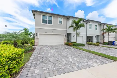 New construction Townhouse house 2905 Olivia Ave, Lauderdale Lakes, FL 33311 - image