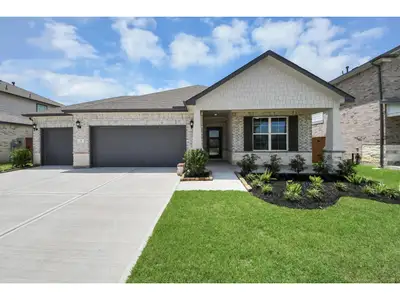 New construction Single-Family house 71 Leon Wy, Dayton, TX 77535 plan The Everett C, 3-Car Garage - image
