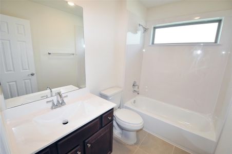 New construction Single-Family house 2206 Fortuna Dr, League City, TX 77539 - image 12