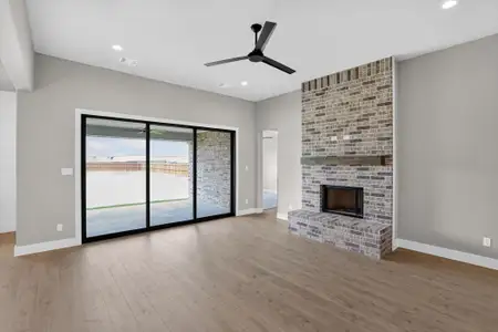 New construction Single-Family house 136 Chapowits, Godley, TX 76044 plan The Longview - image 20