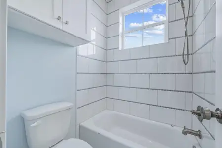 New construction Single-Family house 4011 Estuary Ct, Galveston, TX 77554 - image 5