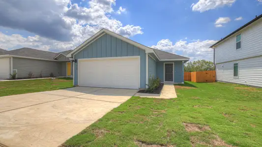 New construction Single-Family house 2207 Gentle Rain Dr, Luling, TX 78648 plan The Barton - image