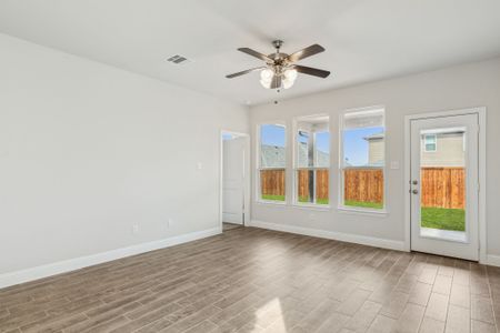 New construction Single-Family house 1150 Marina Dr, Seagoville, TX 75159 plan Robin - image 8