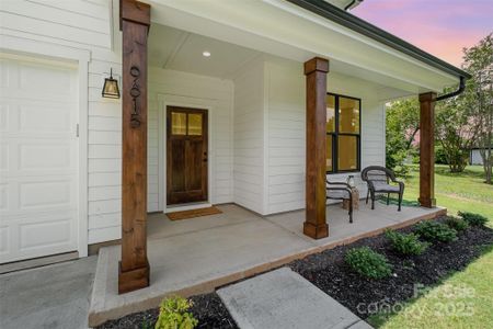 New construction Single-Family house 9615 Riviera Dr, Sherrills Ford, NC 28673 - image