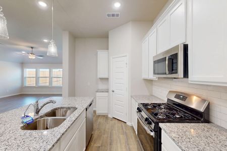 New construction Single-Family house 7416 Sunset Valley Ln, Denton, TX 76249 plan Kingsley - 40' Smart Series - image 8