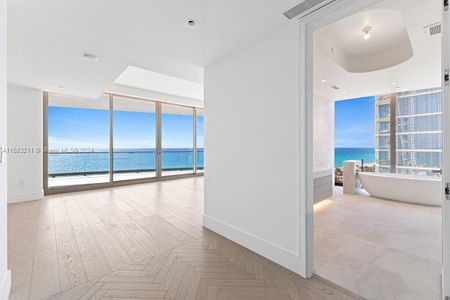 New construction Condo/Apt house 17975 Collins Ave, Unit 901/1001, Sunny Isles Beach, FL 33160 - photo 15 15