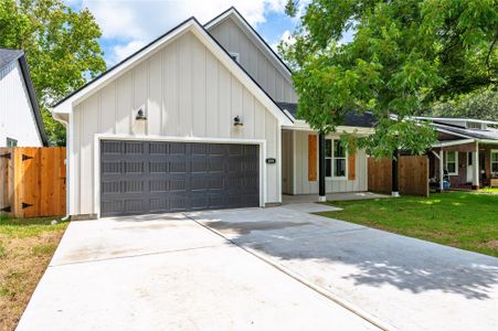 New construction Single-Family house 219 E Southland Ave, Alvin, TX 77511 - image